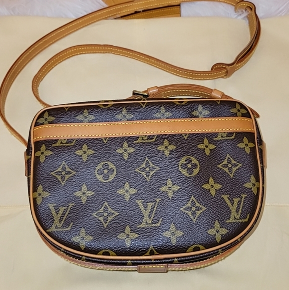 ❌️SOLD❌️Louis Vuitton Jeune Fille PM 💯% Authentic Crossbody Bag - Picture 5 of 17